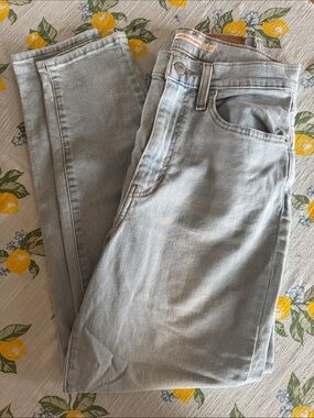 Levi's Light Wash Blue taper fit jeans 27